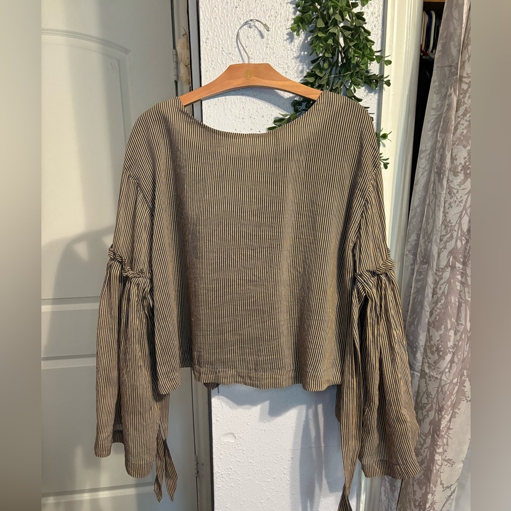 Free People | So Obviously Yours Bell Sleeve Top | Size Medium